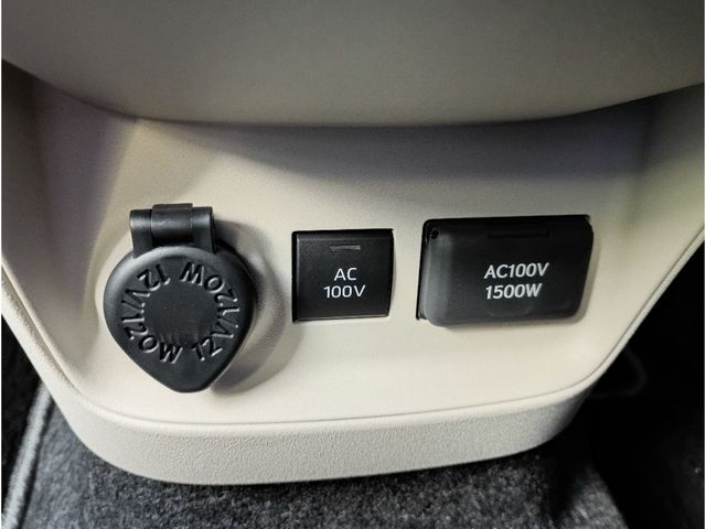 TOYOTA SIENTA HYBRID 2025