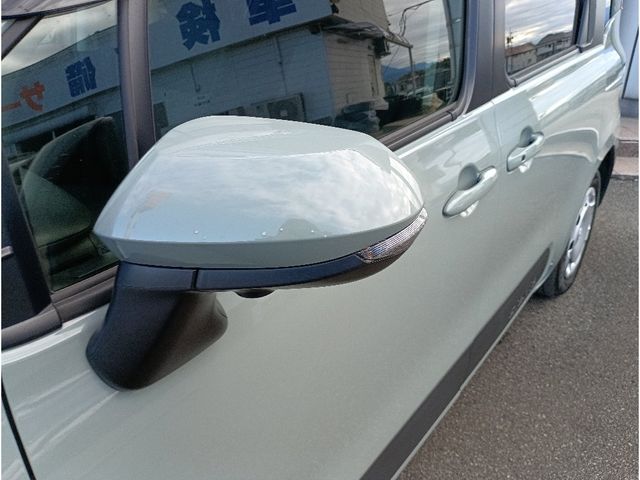 TOYOTA SIENTA HYBRID 2024