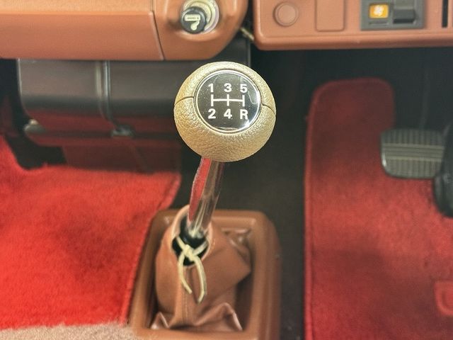 NISSAN CARAVAN coach 1985