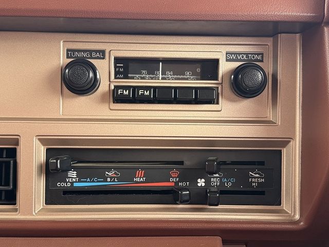 NISSAN CARAVAN coach 1985