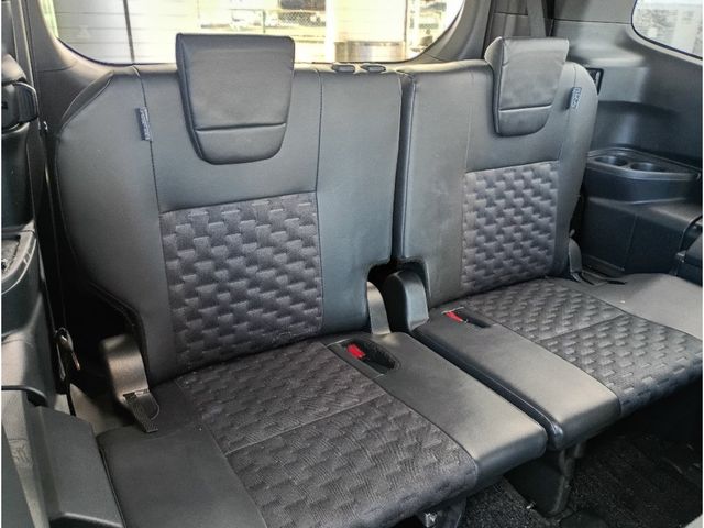 TOYOTA VOXY HYBRID 2022