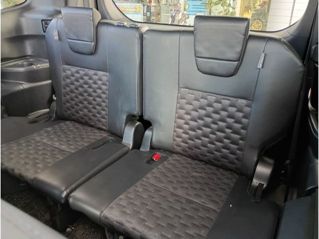 TOYOTA VOXY HYBRID 2022