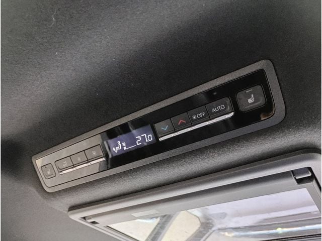 TOYOTA VOXY HYBRID 2022