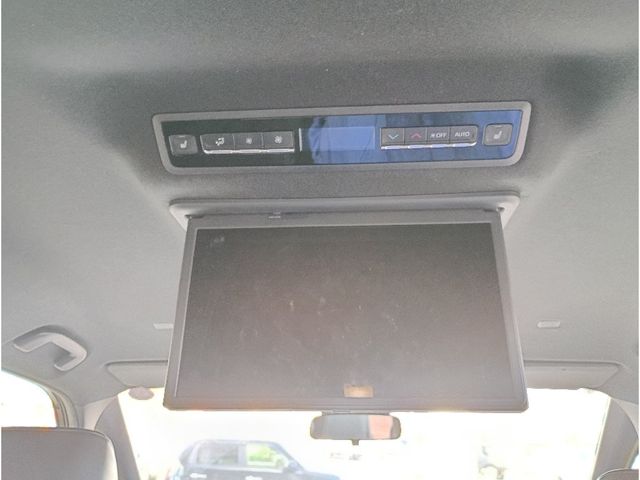 TOYOTA VOXY HYBRID 2022