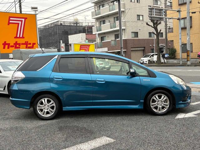 HONDA FIT SHUTTLE HYBRID 2013