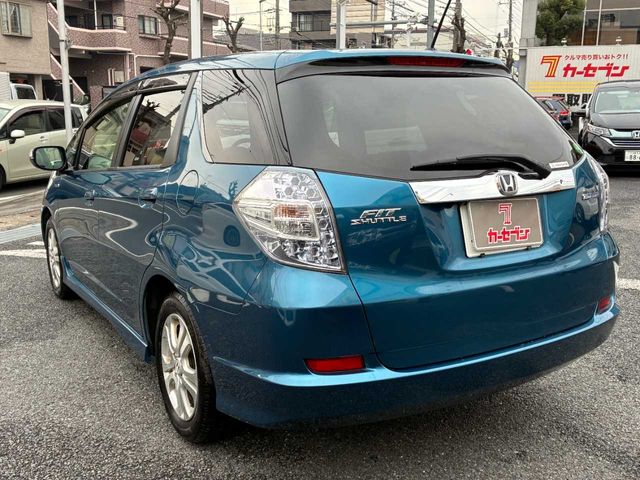 HONDA FIT SHUTTLE HYBRID 2013