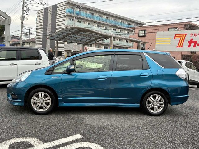 HONDA FIT SHUTTLE HYBRID 2013