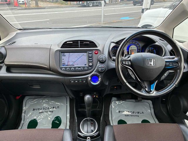 HONDA FIT SHUTTLE HYBRID 2013