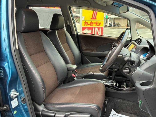 HONDA FIT SHUTTLE HYBRID 2013