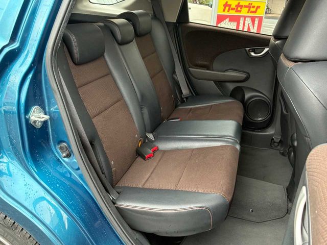 HONDA FIT SHUTTLE HYBRID 2013