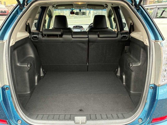 HONDA FIT SHUTTLE HYBRID 2013