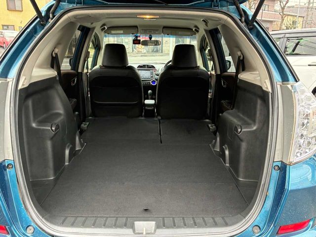 HONDA FIT SHUTTLE HYBRID 2013