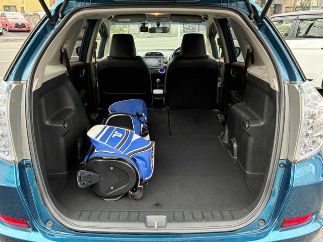 HONDA FIT SHUTTLE HYBRID 2013