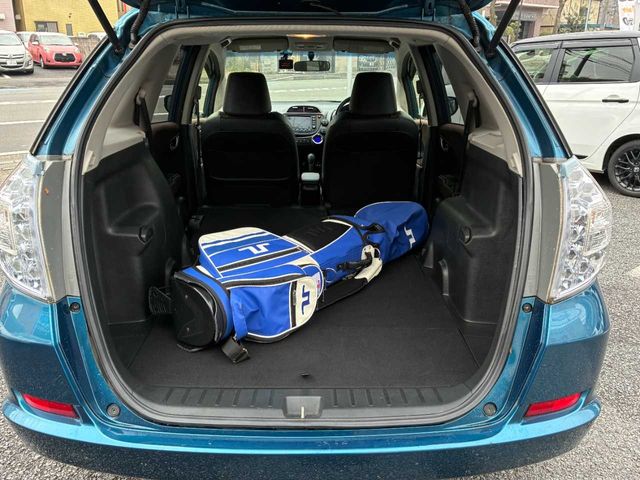 HONDA FIT SHUTTLE HYBRID 2013