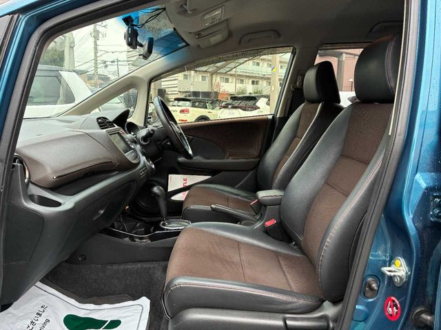 HONDA FIT SHUTTLE HYBRID 2013