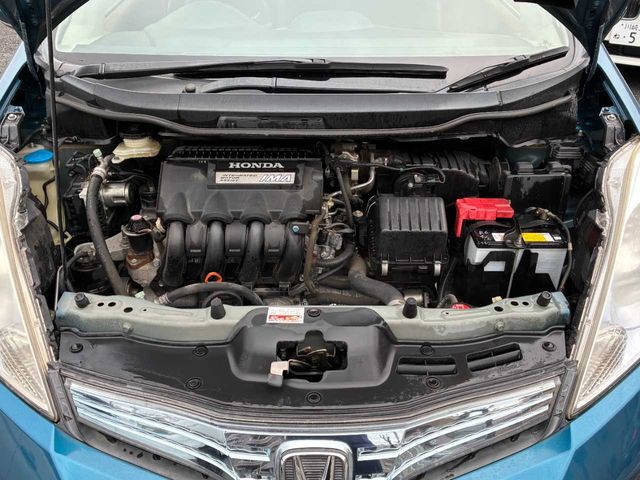 HONDA FIT SHUTTLE HYBRID 2013