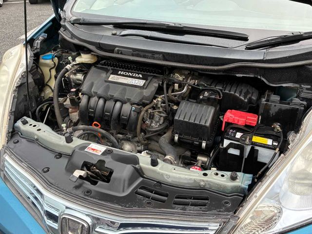 HONDA FIT SHUTTLE HYBRID 2013