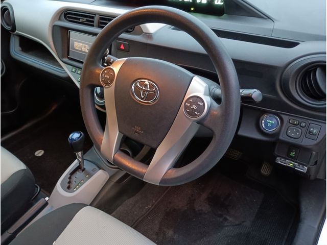 TOYOTA AQUA 2014