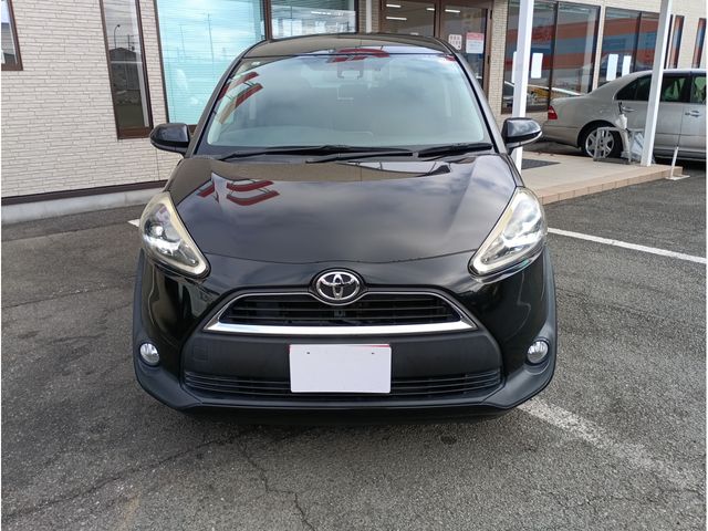 TOYOTA SIENTA 2017