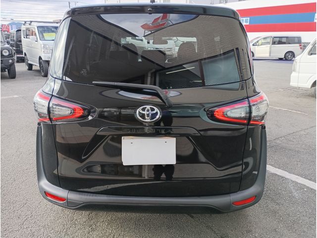 TOYOTA SIENTA 2017
