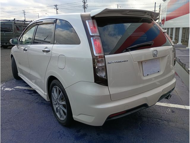 HONDA STREAM 2011
