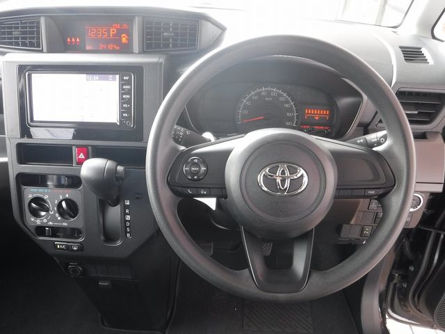 TOYOTA ROOMY 2022