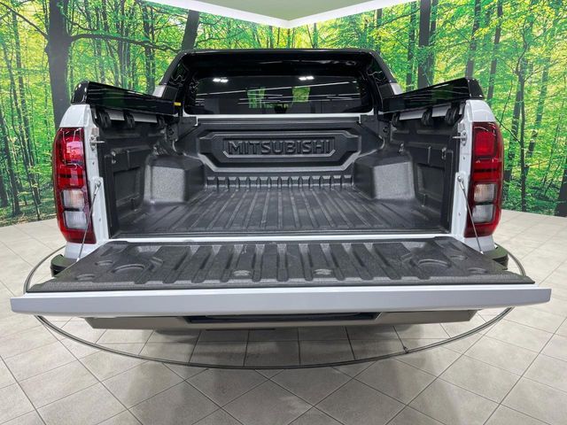 MITSUBISHI TRITON 2024