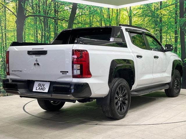 MITSUBISHI TRITON 2024