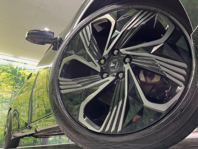 TOYOTA PRIUS PHV 2023