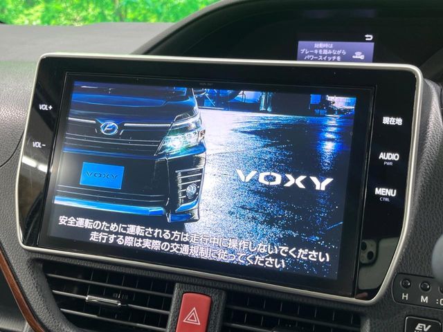 TOYOTA VOXY HYBRID 2016