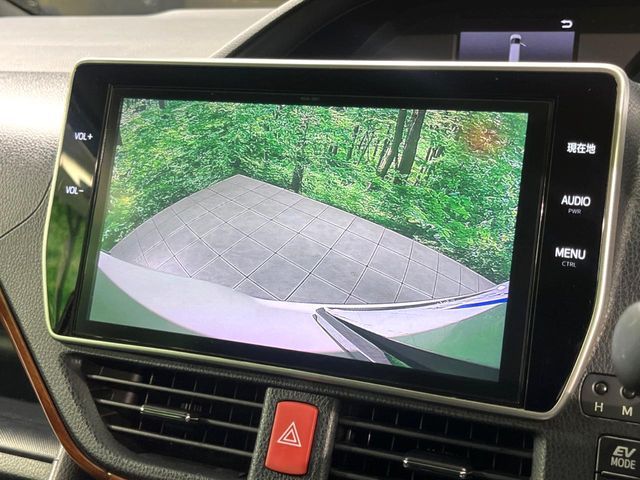 TOYOTA VOXY HYBRID 2016