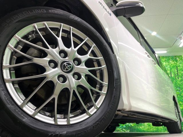 TOYOTA VOXY HYBRID 2016