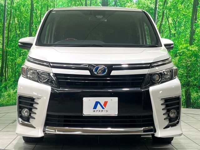 TOYOTA VOXY HYBRID 2016