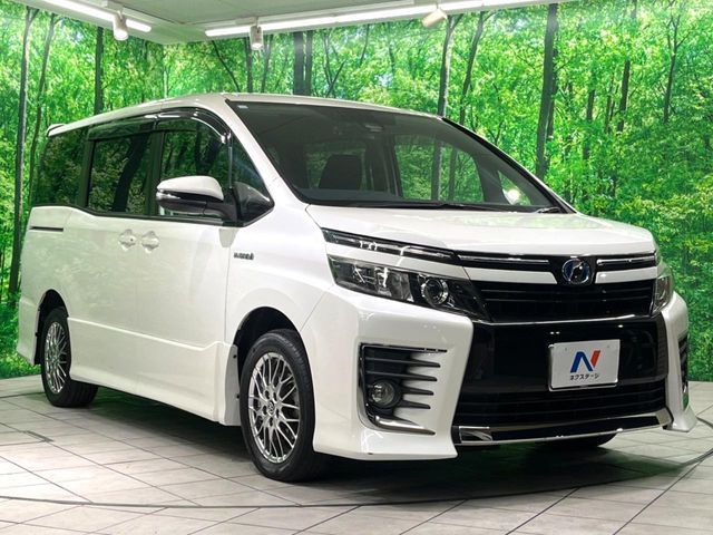TOYOTA VOXY HYBRID 2016
