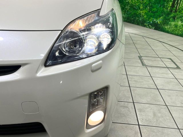 TOYOTA PRIUS 2011
