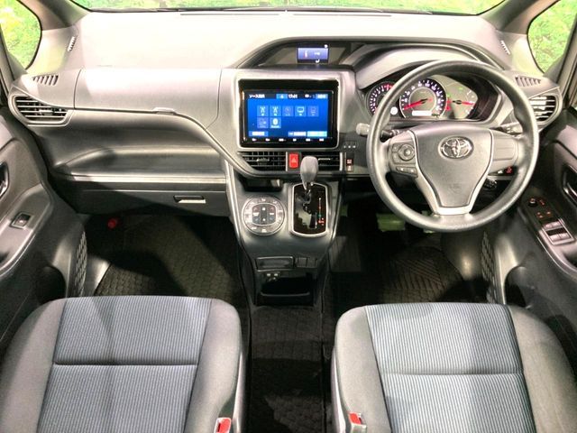 TOYOTA NOAH 2019
