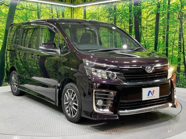 TOYOTA VOXY 2014