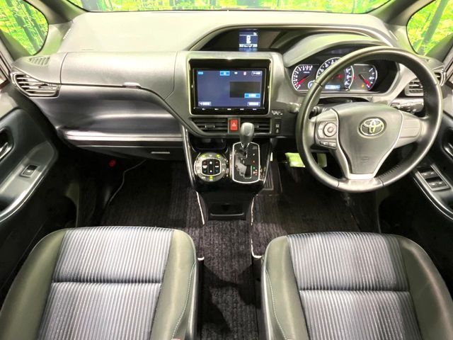 TOYOTA VOXY 2016