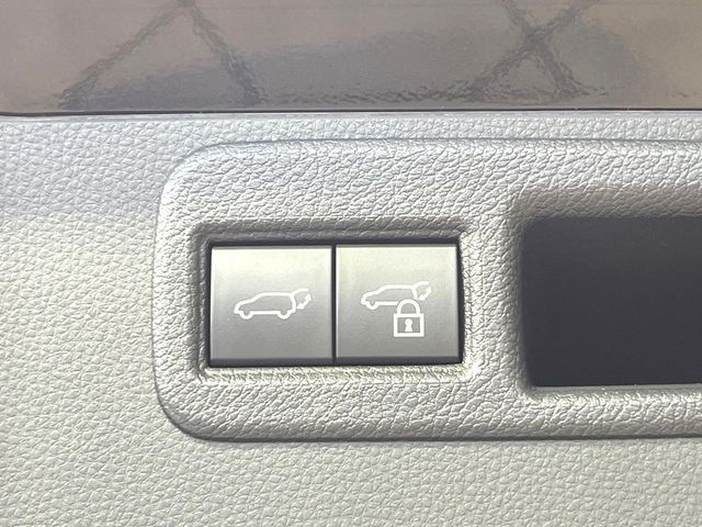 TOYOTA HARRIER 2WD 2024