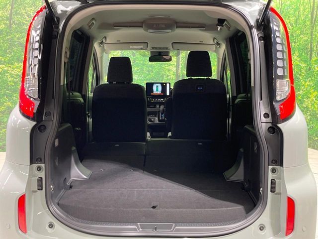 TOYOTA SIENTA HYBRID 2024