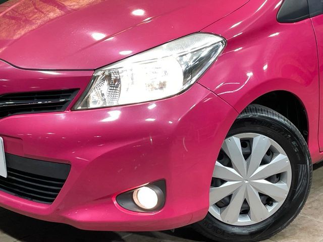 TOYOTA VITZ 2011