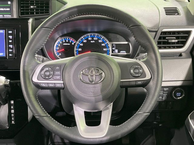 TOYOTA ROOMY 2023
