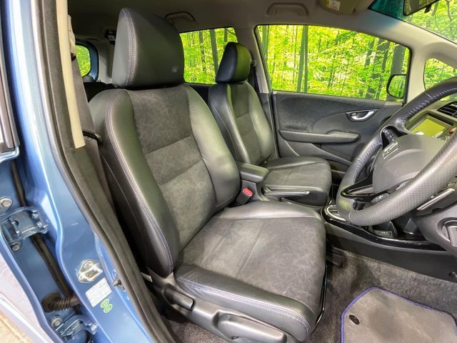 HONDA FIT SHUTTLE HYBRID 2014