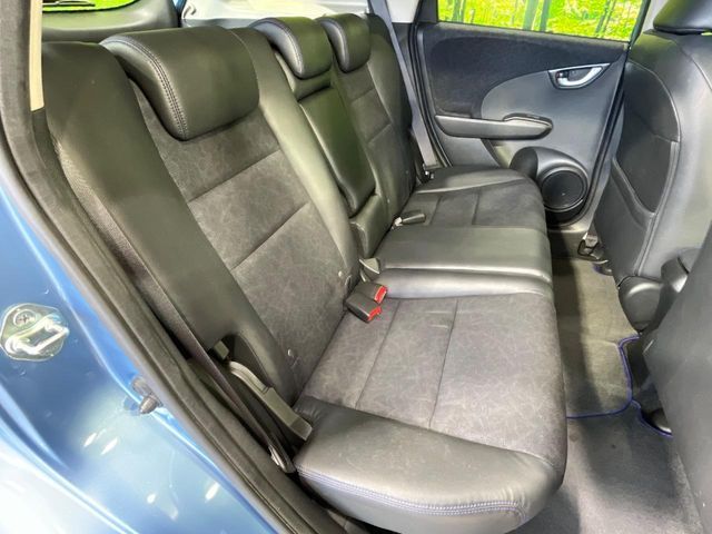 HONDA FIT SHUTTLE HYBRID 2014