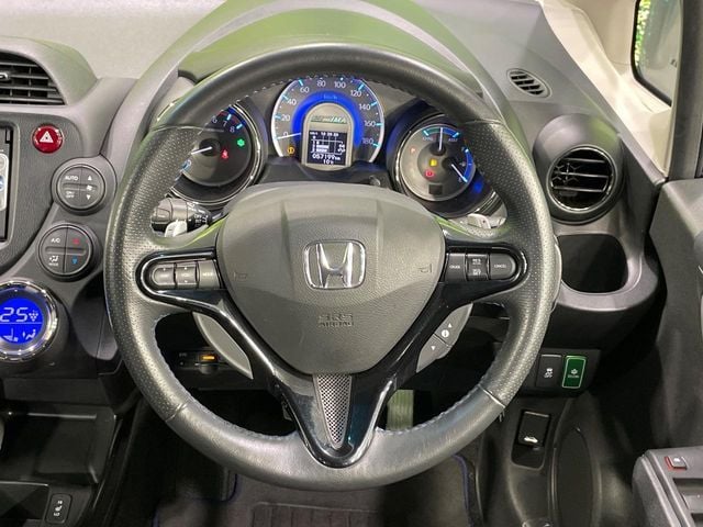 HONDA FIT SHUTTLE HYBRID 2014
