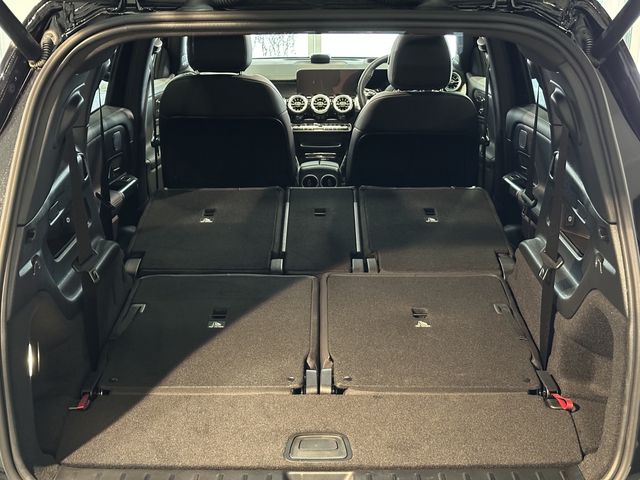 MERCEDES BENZ MERCEDES BENZ GLB 2024