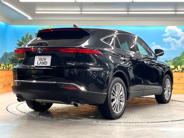 TOYOTA HARRIER 2WD 2022