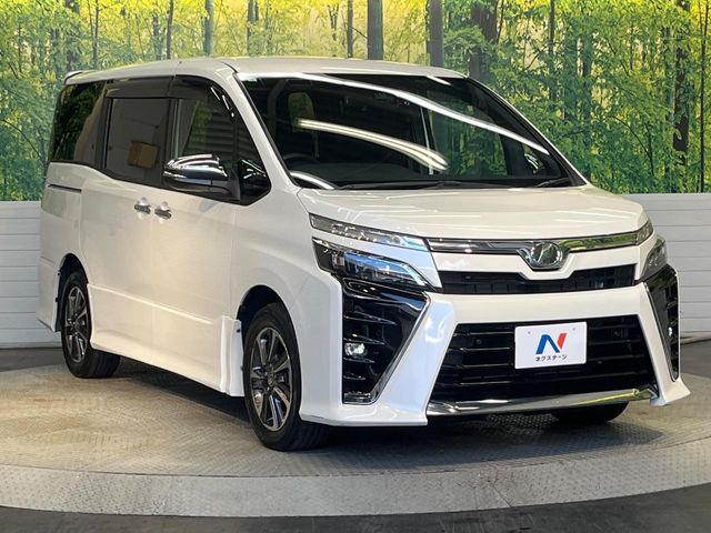 TOYOTA VOXY 2019