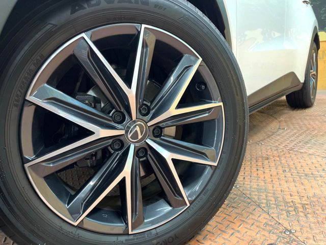 TOYOTA LEXUS LBX 2024