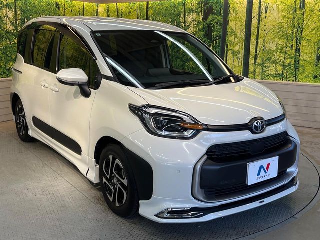 TOYOTA SIENTA HYBRID 2022